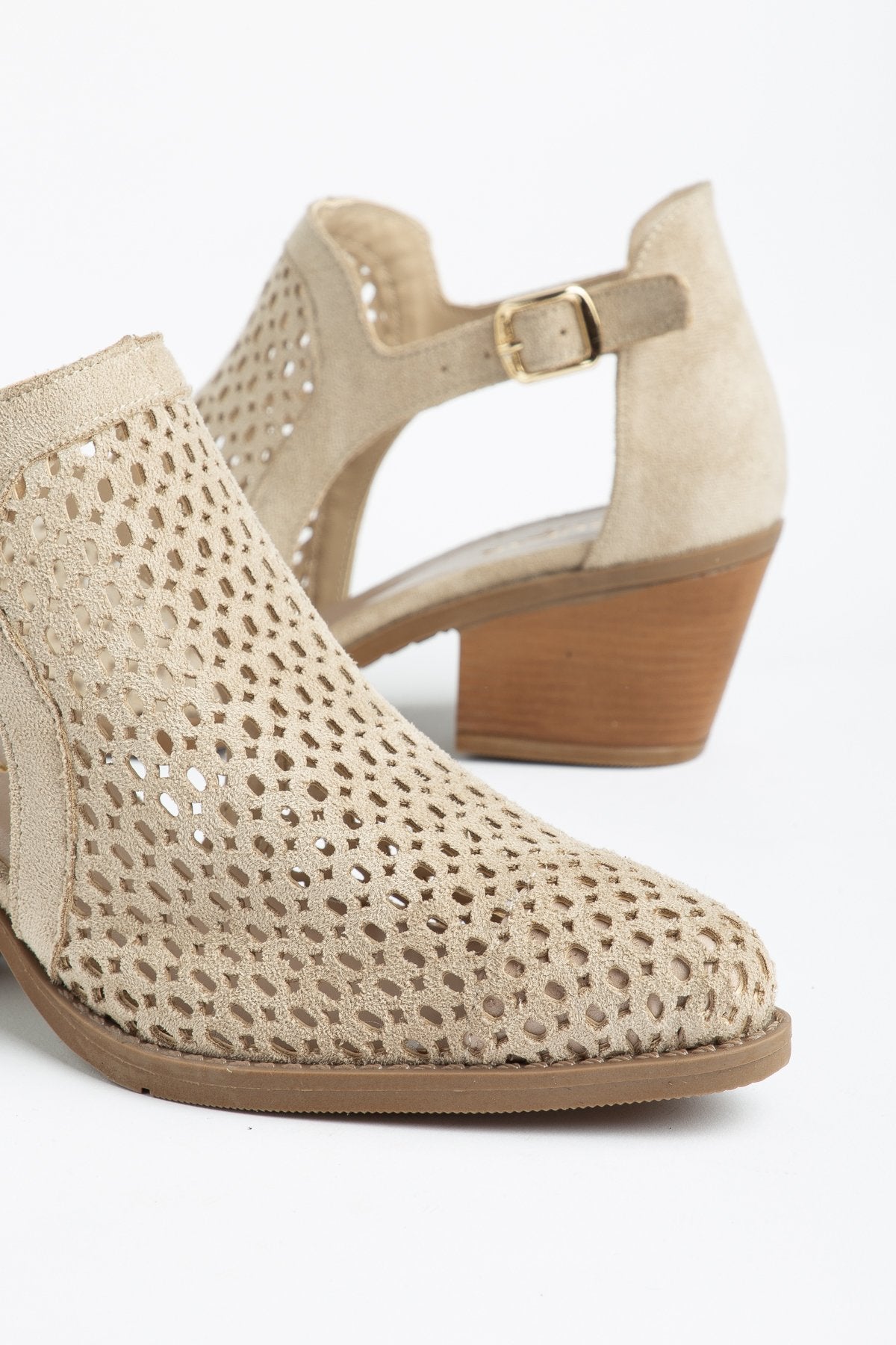 Şık ve Rahat Nefes Alan Yazlık Kovboy Süet Kadın Bot