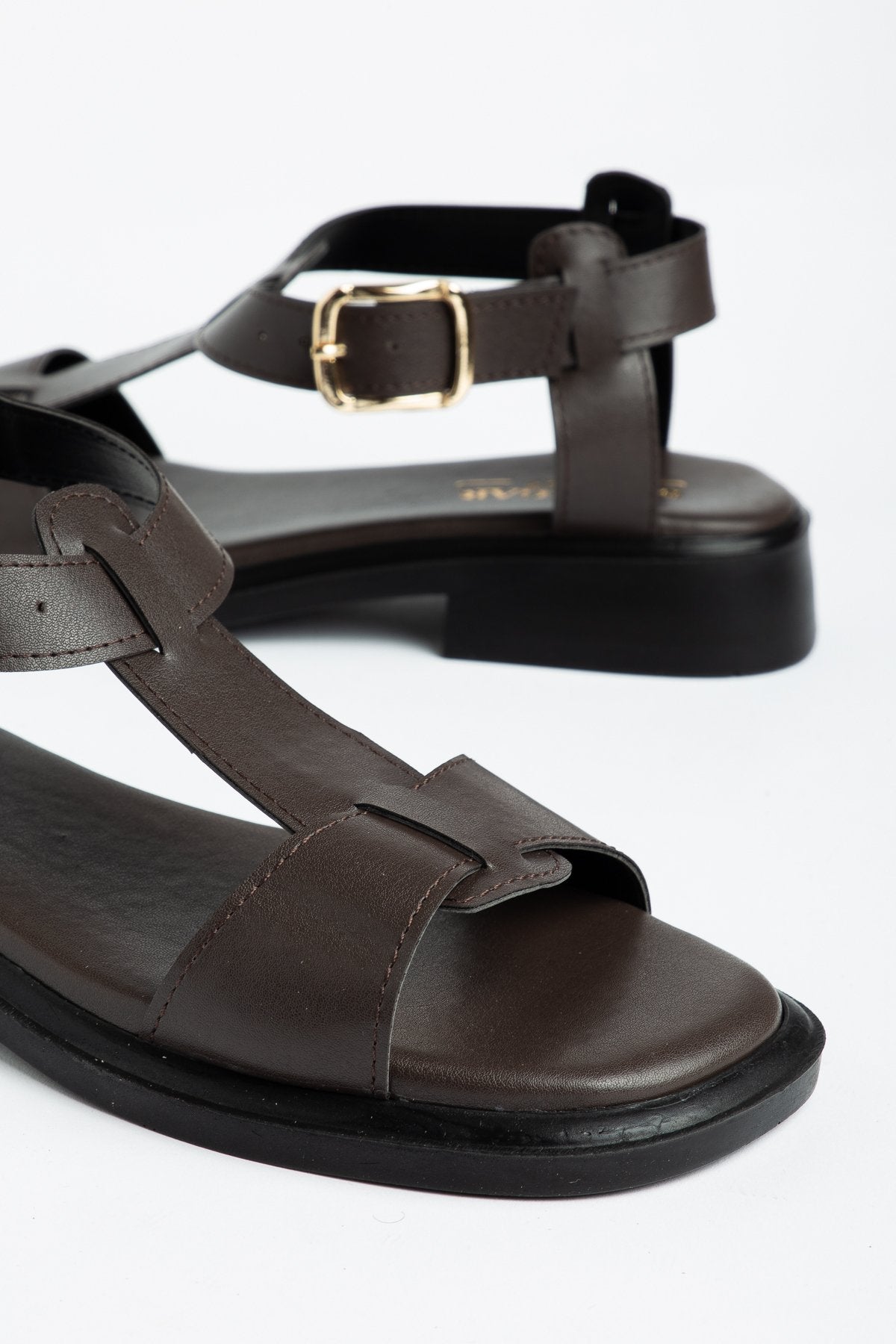 Kadın Tokalı T Bant Günlük Sandalet