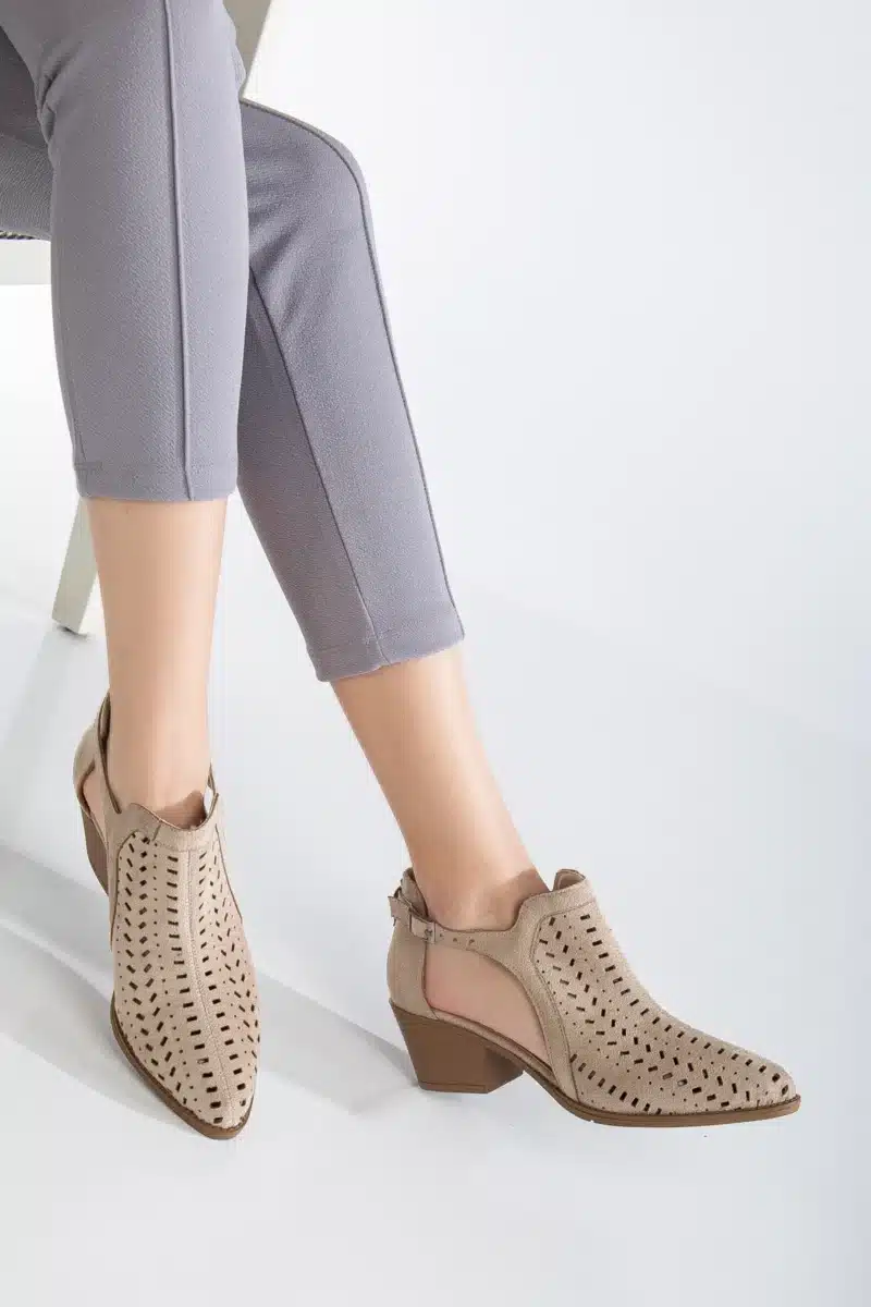 Ms. Sugar Shoes Yazlık Delikli Kalın Topuklu Ayakkabı - Görsel 8