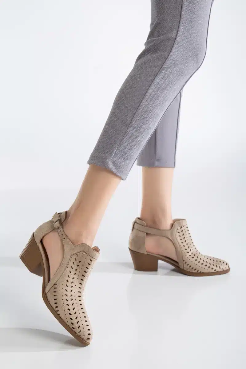 Ms. Sugar Shoes Yazlık Delikli Kalın Topuklu Ayakkabı - Görsel 9