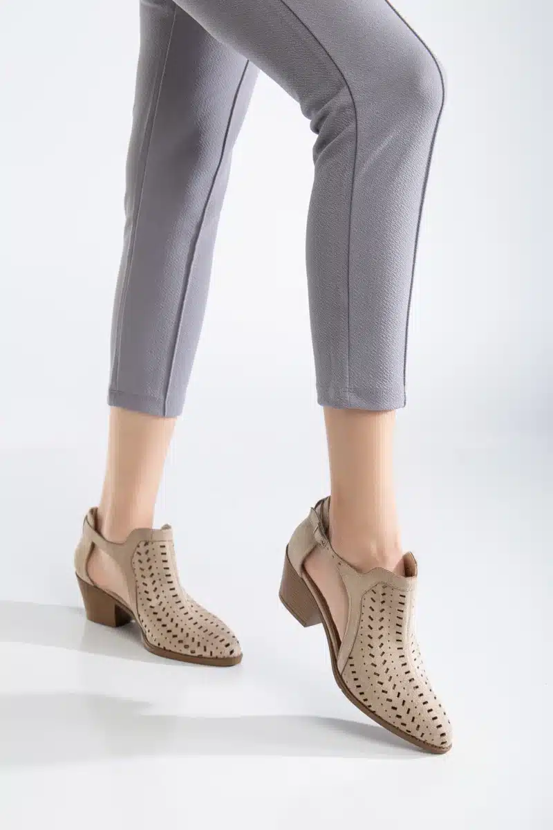 Ms. Sugar Shoes Yazlık Delikli Kalın Topuklu Ayakkabı - Görsel 10